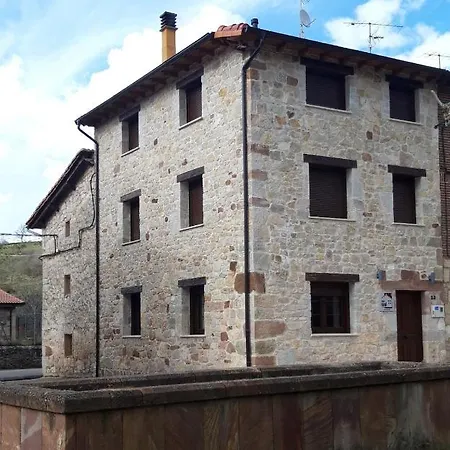 La Genciana Holiday home